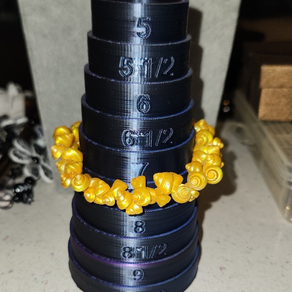 Yellow Shell Bead Bracelet - Picture 2 of 2